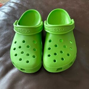 Crocs size 8 women’s size 6 men’s